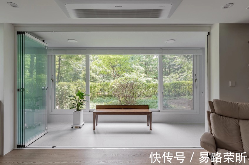 客餐厅|这是一套有30年历史的老公寓了,将空间布局重做调整与规划,打造出三室三厅的格局。