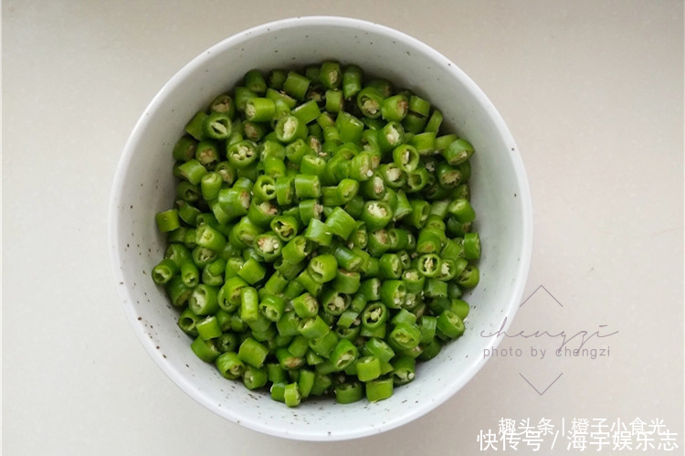 奶奶|奶奶做了50年的腌辣椒,配方整栋楼都在用,腌1次吃三月,超好吃