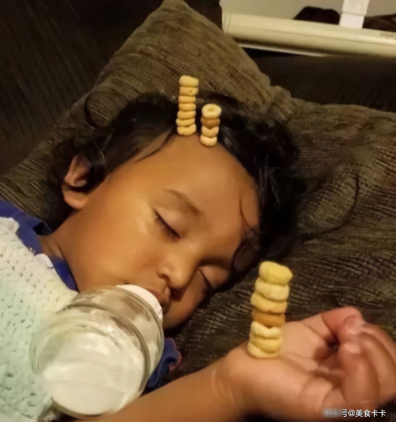 妈妈不在家，爸爸都是怎样带孩子的？妈妈：键盘准备好了吗？