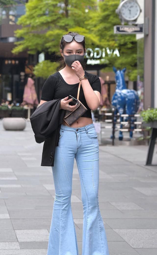 打底裤的造型不止时髦，塑造清纯少女感，女神风格更突出