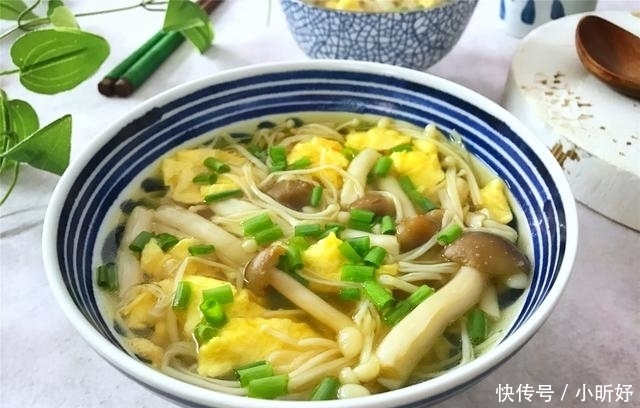鸡蛋菌菇汤|10分钟出锅的快手营养汤，鲜美低脂，好吃不怕胖，全家都爱！