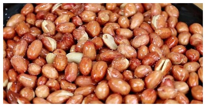 现在才知道,原来炒花生米不能先放油,多做这1步,又酥又脆