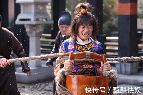 隋唐英雄传#罗松武艺在李元霸之上,既然如此,罗松怎么不一枪杀了李元霸