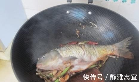 鲜嫩|不管炖啥鱼,不要放醋和酒!大厨教你这样做,鱼肉鲜嫩入味,不腥