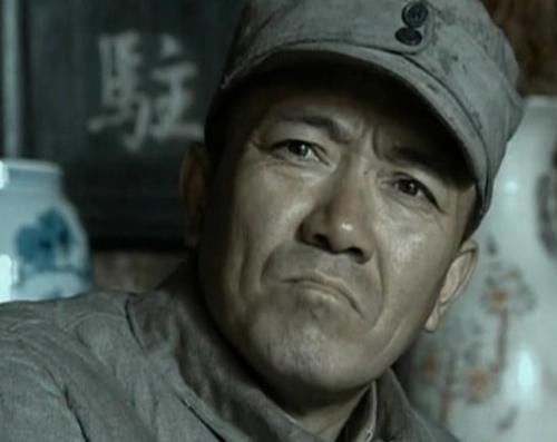  穿帮|《亮剑》穿帮点有多搞笑？日军头顶出现话筒不算啥，面包车出现的才叫突然！