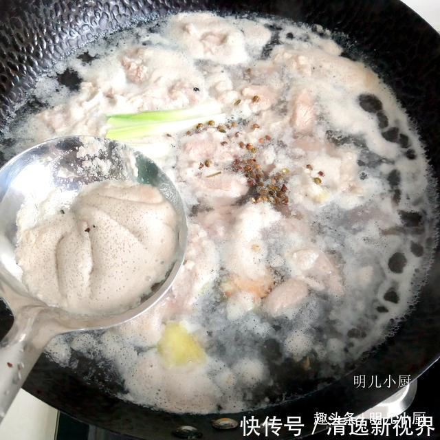 炖牛肉时，有人焯水有人直接炖，都不对，大厨教你最好吃的做法