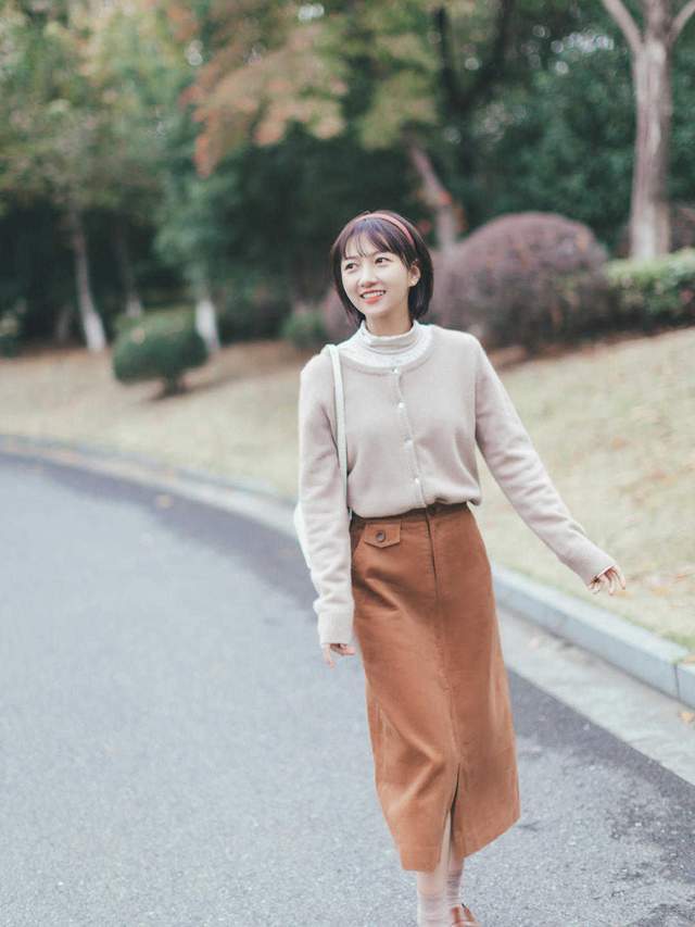穿搭|才是真正的宝藏穿搭,一件打底衫的多种风格,时尚感太强了
