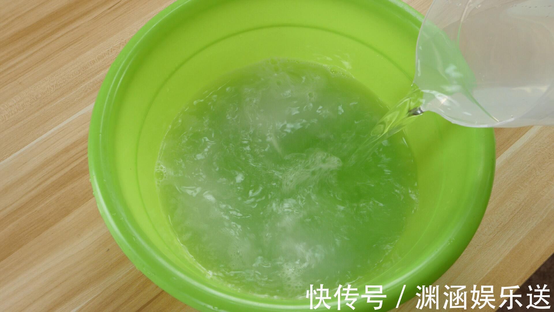 洗内衣时，用“洗衣粉”还是“洗衣液”，多亏妈妈提醒，涨知识了