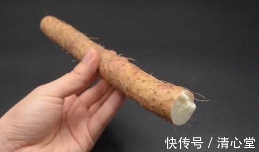 原来山药去皮这么简单,一根筷子轻松搞定,不痒手还干净