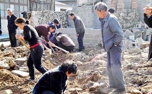 暴雨袭击考古现场，上千件文物遭哄抢，价值3亿的国宝无人要