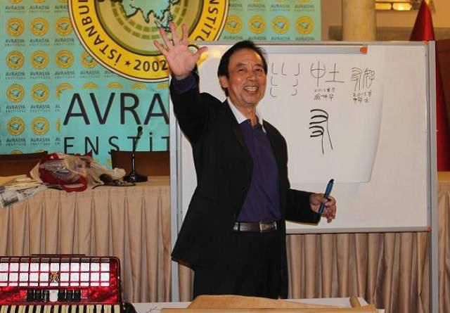  钢笔|庞中华硬笔书法红极一时，现遭到质疑，硬笔书法该何去何从？