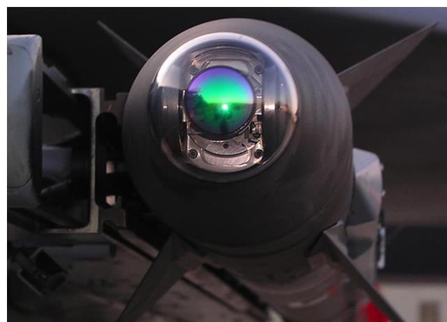 沃尔夫|3个蹩脚克格勃特工，戏剧般地偷取先进美式响尾蛇导弹