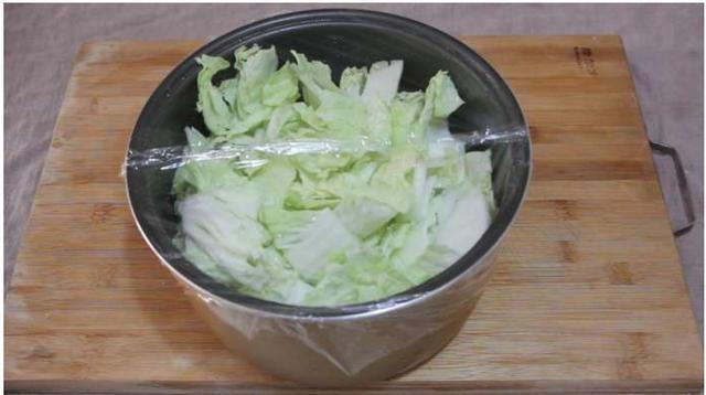 好吃|白菜别只会炒着吃,教你一个新吃法,好吃得停不下嘴