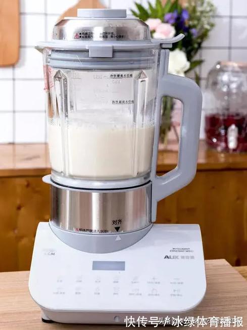 破壁机|自制豆浆，豆子泡后别直接打，先做1步，豆浆细腻无渣，香浓顺滑