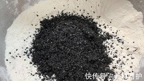 乌黑|白发最怕此菜，每周吃2次，长出新头发，乌黑柔顺，不掉发！