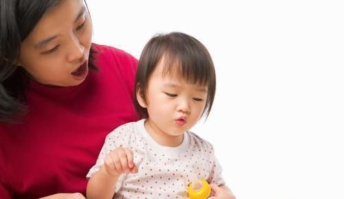 这些事|2岁宝宝有啥发育指标评估?能做到这些事,说明孩子超前发育了