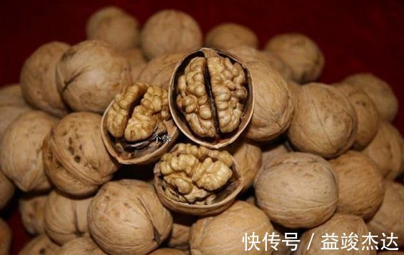 健康|常年失眠是一种病,你知道吗?8款食物让你快速入眠,健康不起夜