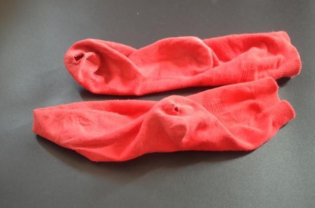 袜子破洞了不要扔，学会这个小技巧，旧袜子变得像新的，都学学吧