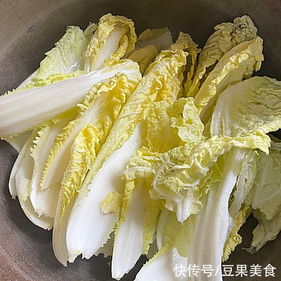 白菜炖豆腐|妈妈最拿手的白菜炖豆腐，被我偷学到了