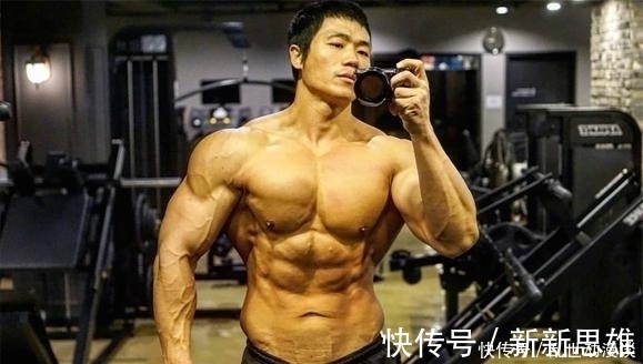 身材|韩国硬汉健身17年,发达肌肉凶狠无比,但在女儿面前化身柔情奶爸