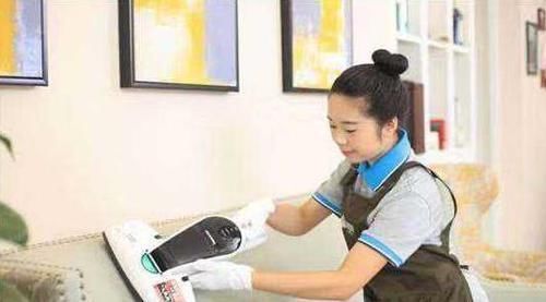 资质|女儿3岁还不会走路,宝妈抱孩子去检查,医生却低声说:报警吧