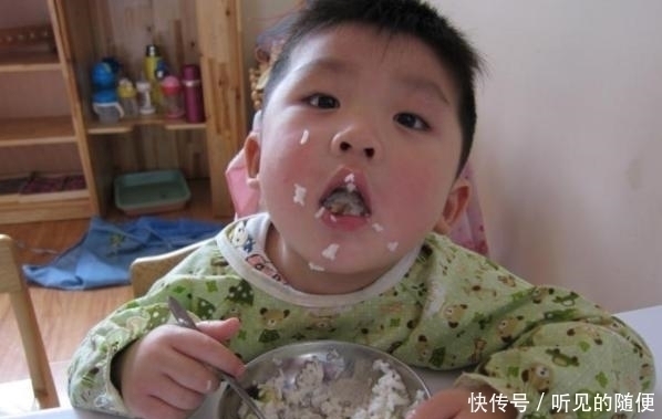 舌苔|小儿积食百病生,孩子早上出现4种表现,是脾胃在“求救”