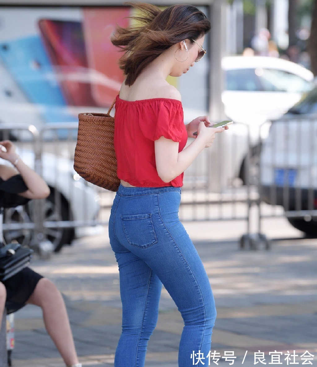 女生 气质女生的初夏牛仔裤穿搭,清爽靓丽,彰显时尚品位!