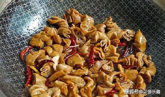 味道|这两食材虽然口味重，放一起爆炒，味道香的隔一条街都能闻到
