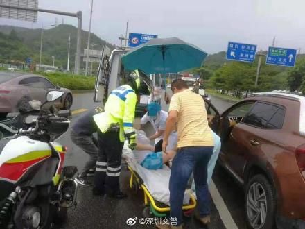 铁骑|突感不适!孕妇司机求助被堵在路上，铁骑紧急救援