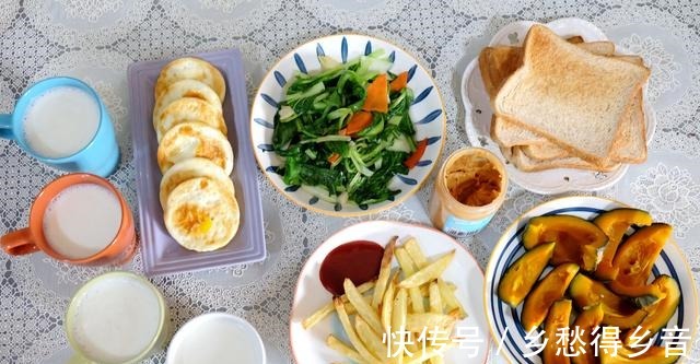 北京一家四口七天早餐火了朋友圈，这生活条件太好了，妈妈真勤快！