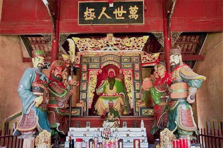 操作|越南武庙神奇操作:供奉18位名将,却有12位是中国人