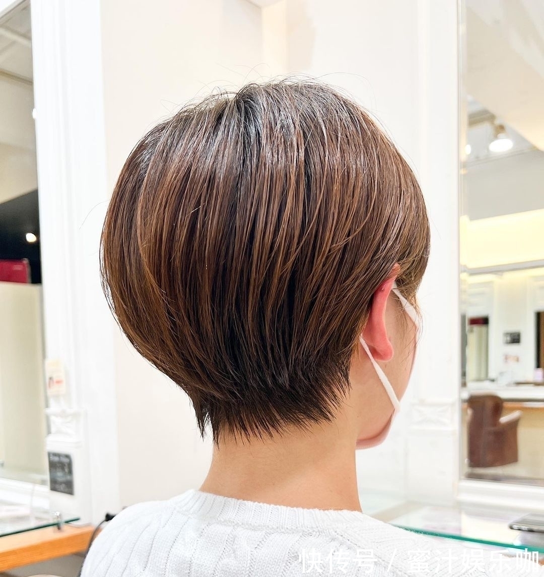 利落 大波浪半扎发利落短发,流行发型有多美?让人越看越想剪