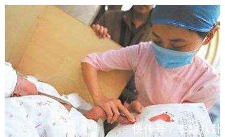 脚印|为何医院要给新生儿留脚印而不是手印?医生不明说,宝妈也要知道