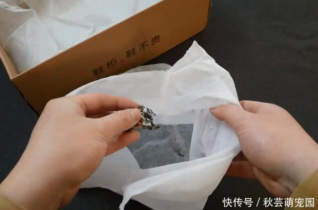 买了几十年鞋，才知道鞋盒里的那层白布这么重要，以前太浪费了