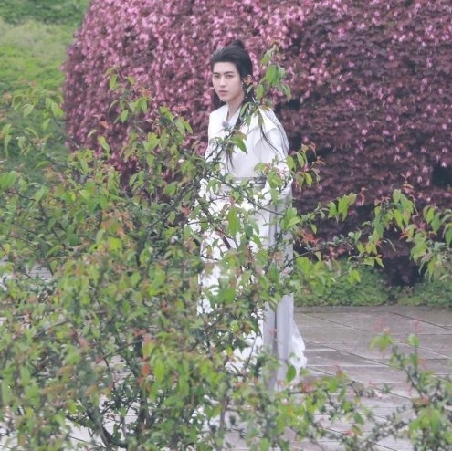 路透|蔡徐坤路透生圖曝光,失去十級美顏濾鏡,這顏值狀態(tài)是認真的嗎?