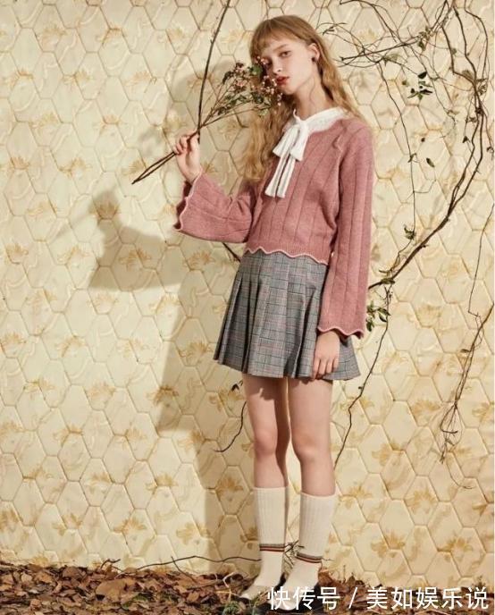 下半身|毛衣+半裙，这才是40岁+女性的时髦穿搭！优雅又气质