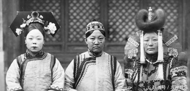 戴眼镜|清朝老照片:戴眼镜的官员表情猥琐,吸食鸦片的皇后面容憔悴