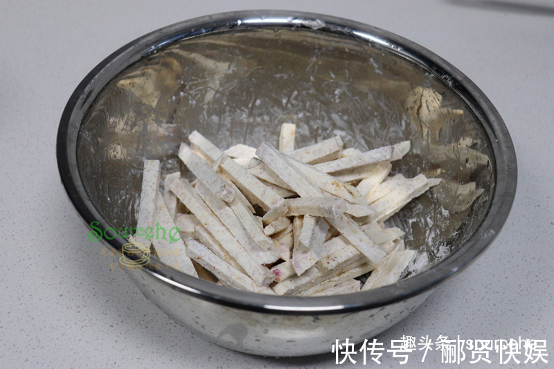 好吃|芋头新做法，不炒不煮锅炸得香喷喷，外酥里软，好吃得停不下来