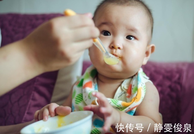 辅食|宝宝满6个月后,这种食物要及时添加,过早伤脾胃,过晚营养不良