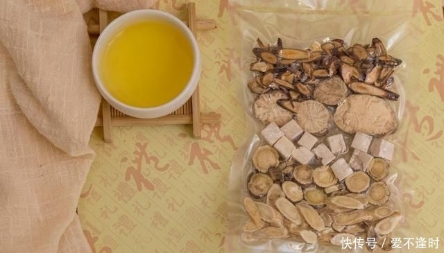 今天才知道,黄芪不能随便泡水喝,为了健康,牢记3点,别再犯错