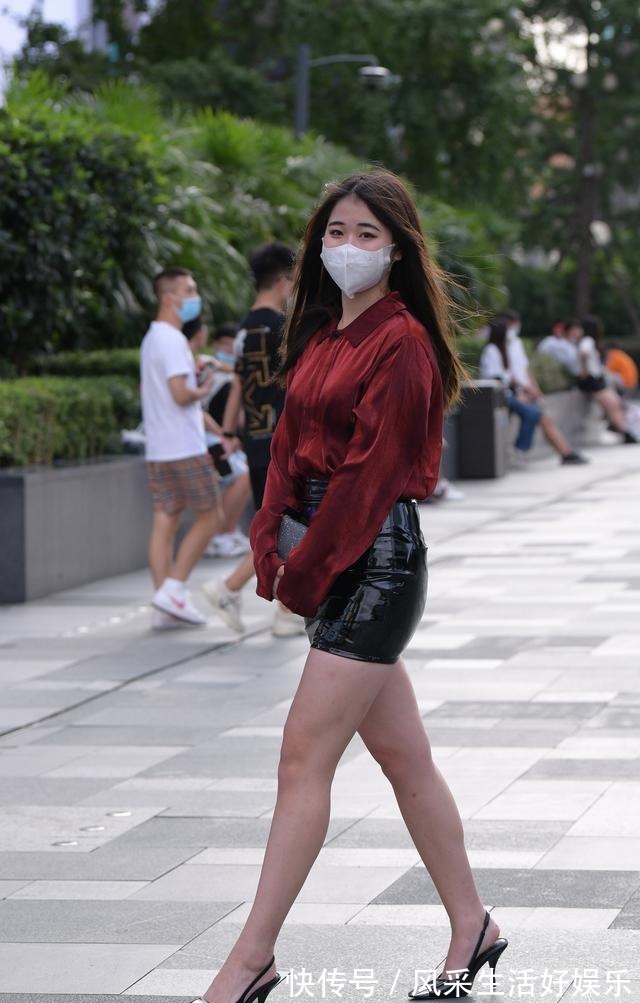 穿搭 30岁女人多穿包臀裙,搭配衬衫和尖头细跟鞋,气质优雅又知性!