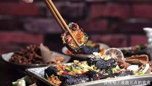 a43|132年前爷爷煮菜忘关火,意外熬出一调味品,为孙子带来千亿财富