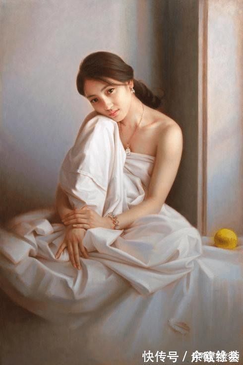 绘画@年轻画家人体油画中的美艳少妇,身披薄纱,难掩玲珑曲线