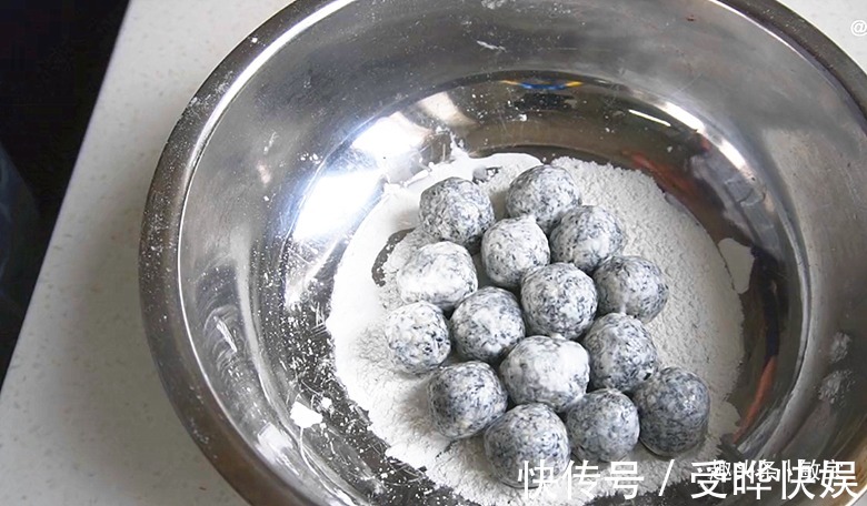 盆子|花生里放勺黑芝麻，酒店一碗38，在家做只花6元，香甜软糯好吃