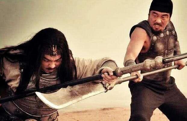 分析|虎牢关华雄叫阵，若关羽不在谁能斩华雄，通过分析后只有此人能斩