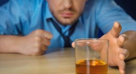  比饮酒者|喝酒的人和不喝酒的人，谁更“长寿”？听听医学专家怎么说？