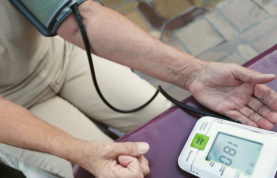  稳定|十多年的高血压，老人的血压很稳定，事实上“此细节”是很重要！