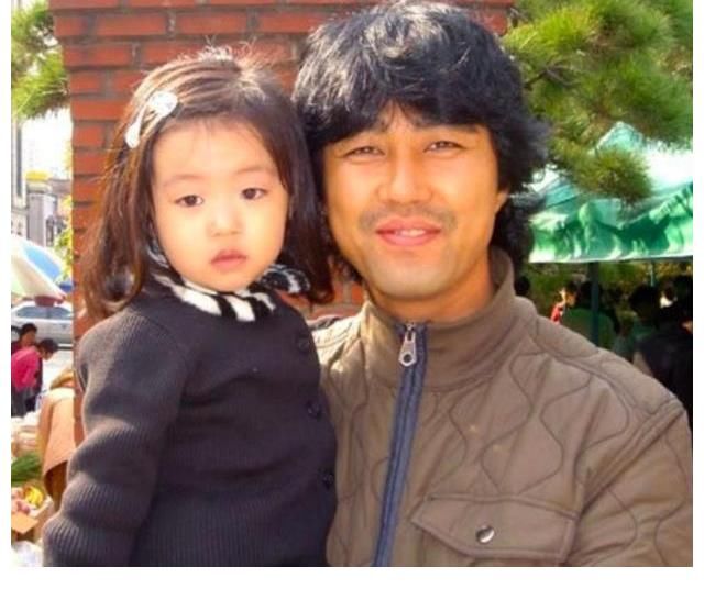 渔村篇|男人味爆棚，却人称煮饭大婶，22岁开始做后爹的车胜元不简单