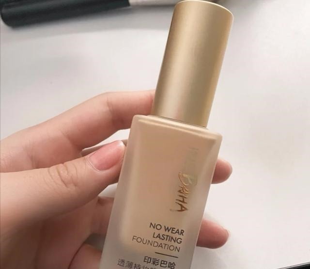 奶油肌 几款热门粉底液测评,轻薄水润又自然,自带滤镜效果!