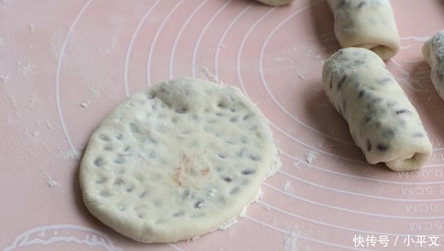 早餐比包子简单，比馒头好吃，两手一卷，出锅孩子一口气吃3个